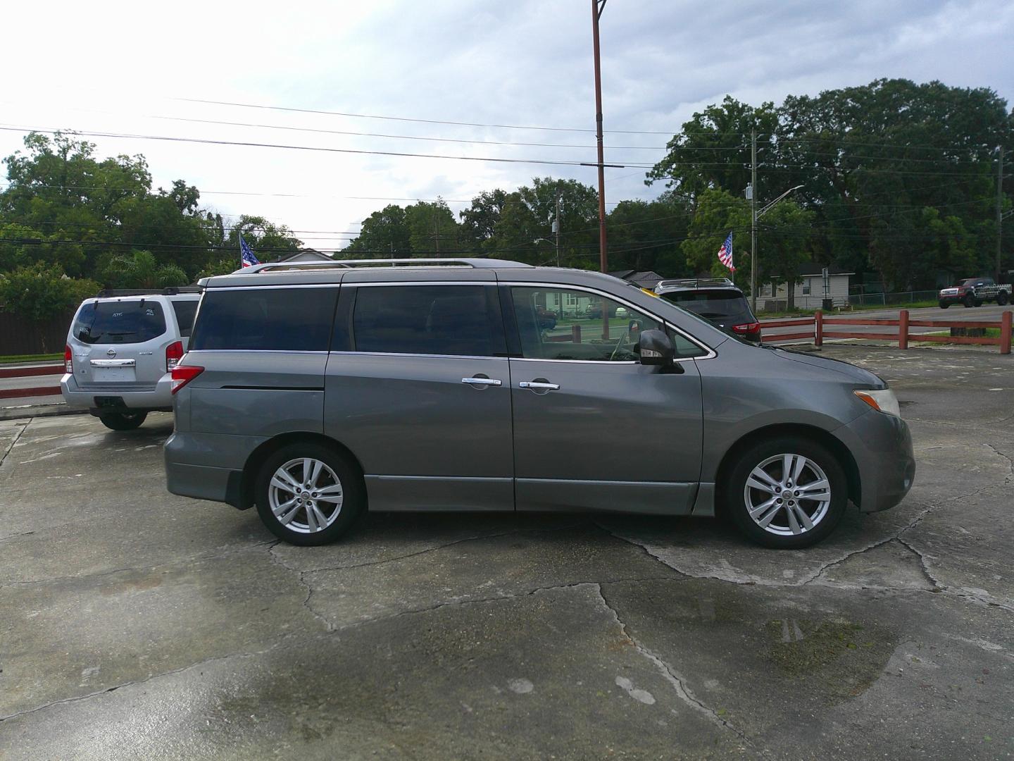 2015 GRAY NISSAN QUEST S; SL; PLATINU (JN8AE2KP4F9) , located at 1200 Cassat Avenue, Jacksonville, FL, 32205, (904) 695-1885, 30.302404, -81.731033 - Photo#4